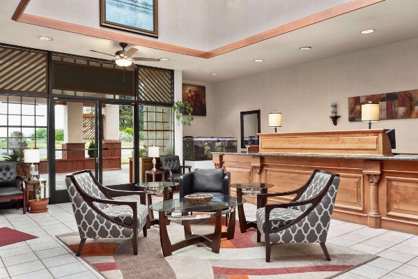 Ramada by Wyndham Arcata image 3