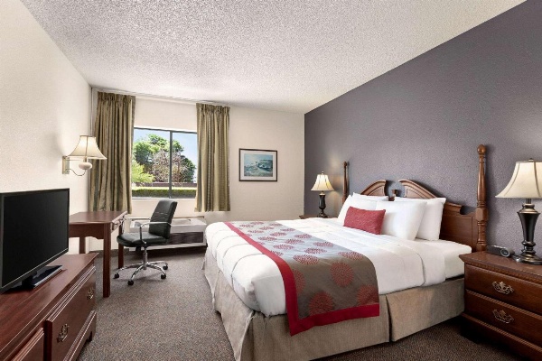 Ramada by Wyndham Arcata image 6